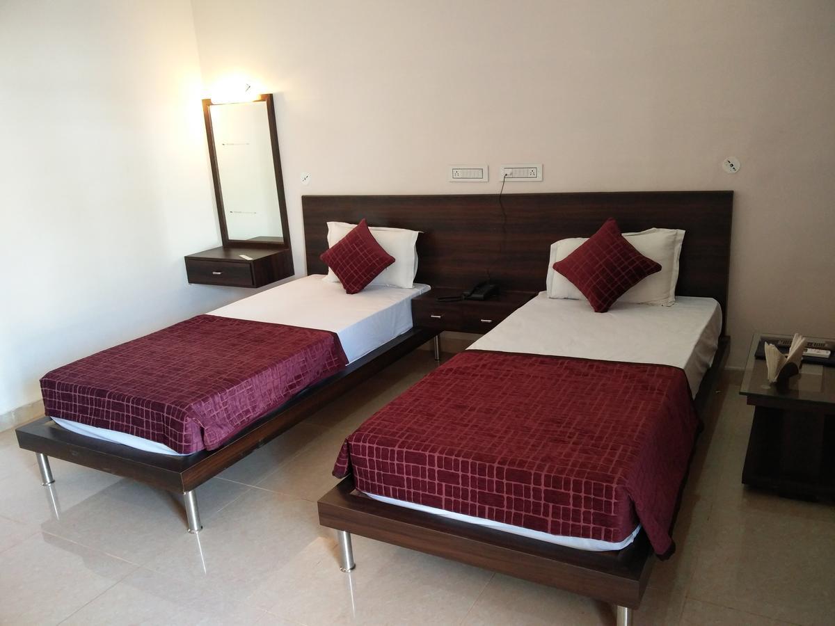 Gulmohar Sariska Resort Bairāt Kültér fotó