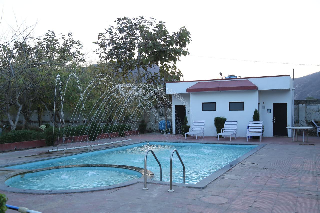Gulmohar Sariska Resort Bairāt Kültér fotó