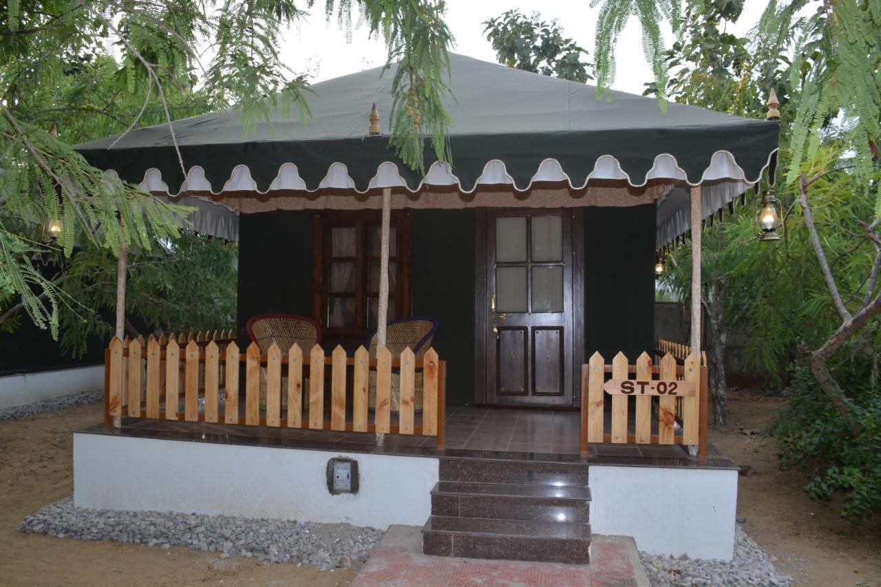 Gulmohar Sariska Resort Bairāt Kültér fotó