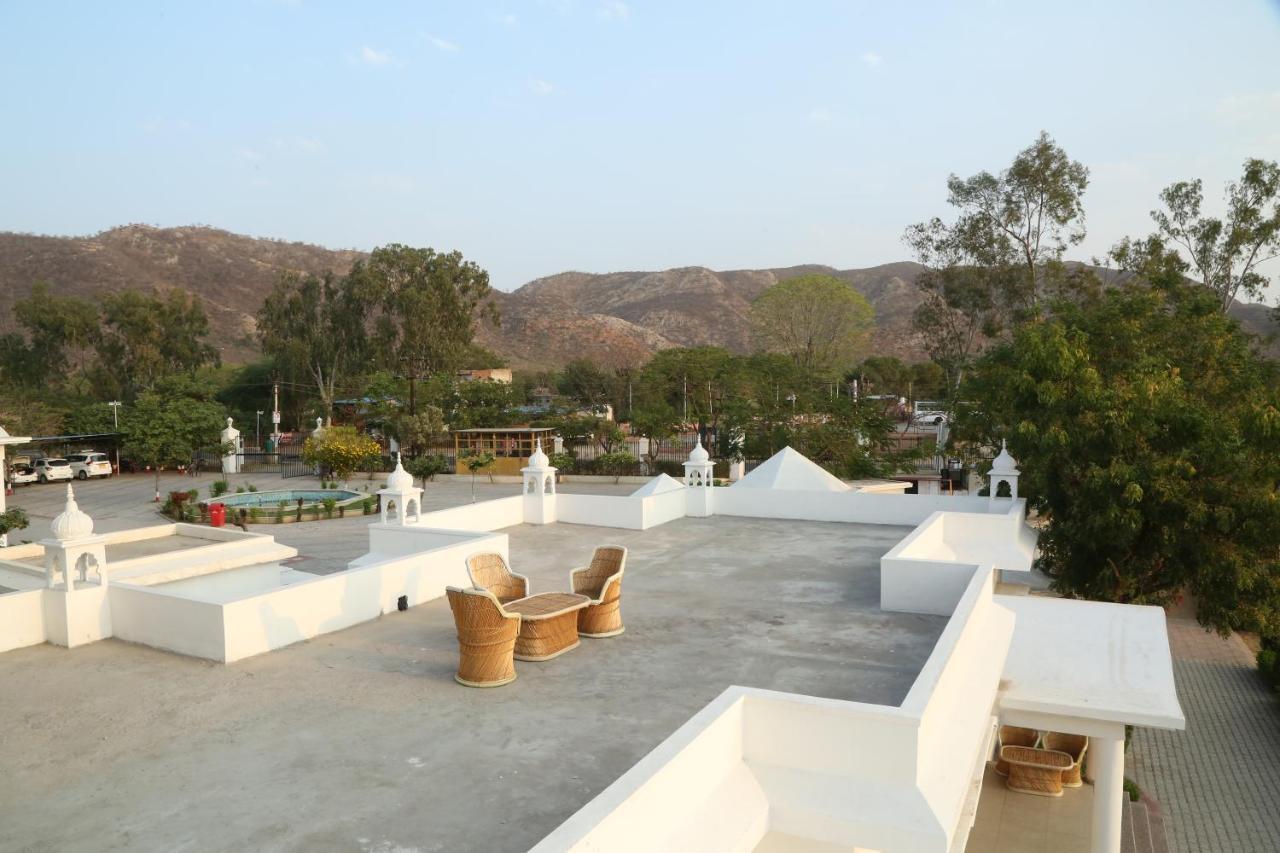 Gulmohar Sariska Resort Bairāt Kültér fotó