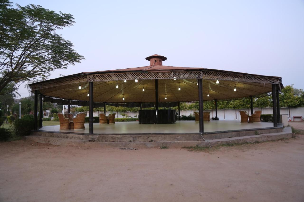 Gulmohar Sariska Resort Bairāt Kültér fotó